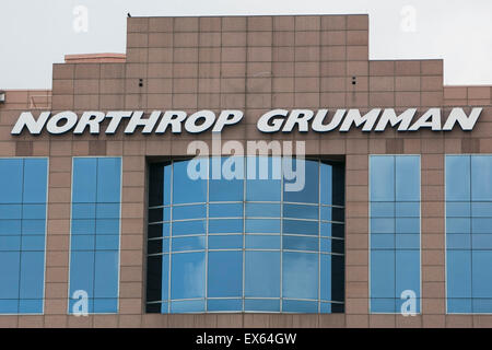 Un logo affiche à l'extérieur d'un immeuble de bureaux occupé par Northrop Grumman à Herndon, en Virginie. Banque D'Images