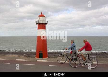 L'Europe, Pays-Bas, Zeeland, le phare à l'Noorderhoofd Westkap à Westkapelle sur la presqu'île de Walcheren. Banque D'Images