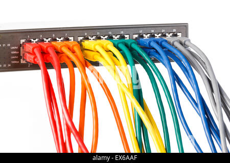 Close-up de câbles branchés à l'arrière de routeur WLAN Banque D'Images