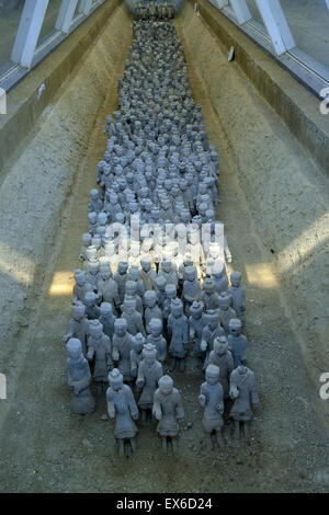 Des soldats et des chevaux en terre cuite de la dynastie des Han à Xuzhou, Jiangsu Province, China. Banque D'Images