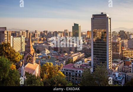 Panorama de Santiago, du Cerro Santa Lucia, parc, quartier Lastarria, Santiago. Le Chili. Banque D'Images