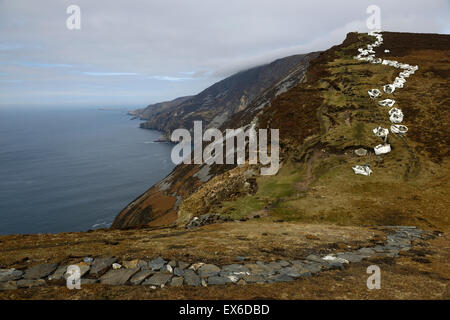 Slieve League falaises sud-ouest de Donegal seascape paysage plus haute chute en Europe 600m vue sur l'océan Atlantique RM L'Irlande Banque D'Images