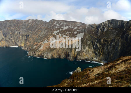 Slieve League falaises sud-ouest de Donegal seascape paysage plus haute chute en Europe 600m vue sur l'océan Atlantique RM L'Irlande Banque D'Images