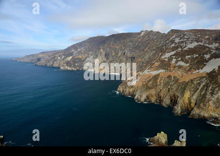 Slieve League falaises sud-ouest de Donegal seascape paysage plus haute chute en Europe 600m vue sur l'océan Atlantique RM L'Irlande Banque D'Images