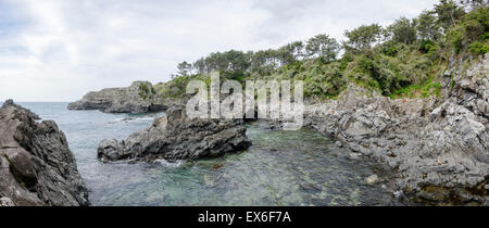 Paysage de la côte d'Hwanguji dans l'île de Jéju, en Corée. Le Oedolgae Hwanguji est près de rock le long de cours d'Olle n° 7. Banque D'Images