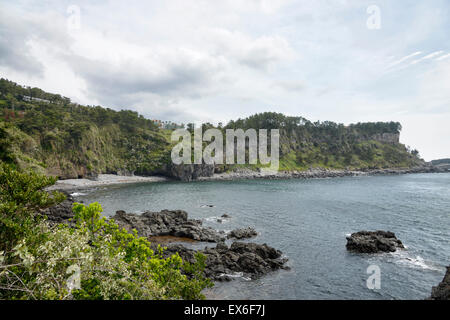 Paysage de la côte d'Hwanguji dans l'île de Jéju, en Corée. Le Oedolgae Hwanguji est près de rock le long de cours d'Olle n° 7. Banque D'Images