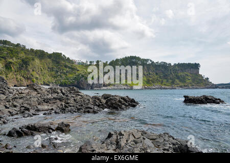 Paysage de la côte d'Hwanguji dans l'île de Jéju, en Corée. Le Oedolgae Hwanguji est près de rock le long de cours d'Olle n° 7. Il n'y a pas de sable Banque D'Images