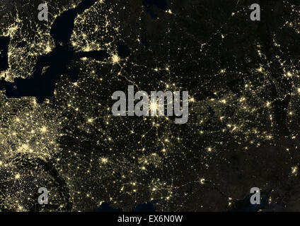 Moscou, Russie la nuit en 2012. Cette image satellite montre les zones urbaines et industrielles. Banque D'Images