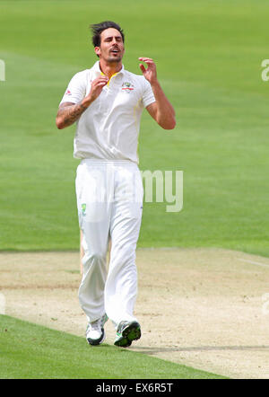 Cardiff, Pays de Galles. 08 juillet, 2015. Mitchell Johnson, de l'Australie réagit au cours de la première journée du premier test-match 1ère Investec Cendres, au rez-de Swalec SSE Le 08 juillet 2015 à Cardiff, Pays de Galles. Credit : Mitchell Gunn/ESPA/Alamy Live News Banque D'Images