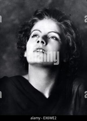 Portrait photographique de Greta Garbo (1905-1990) Actrice du cinéma suédois et une star internationale et de l'icône d'Hollywood pendant les périodes classique et silencieux. Photographié par Arnold Genthe (1869-1942), d'origine allemande, photographe américain. Datée 1925 Banque D'Images