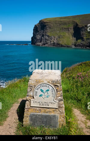 Crackington Haven administré par la National Trust sur la côte de Cornwall, England, UK Banque D'Images