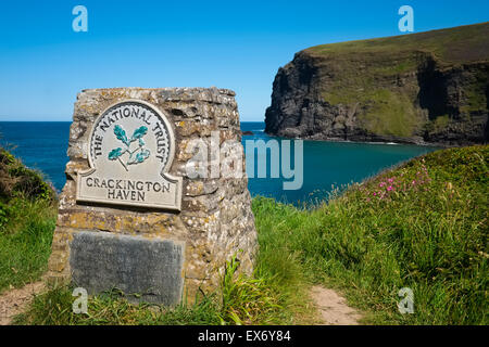 Crackington Haven administré par la National Trust sur la côte de Cornwall, England, UK Banque D'Images