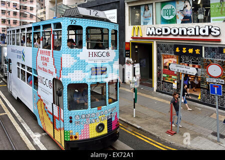 Double Deck avec le tram Tramway publicité corps Hong Kong Chine ( occupé l'île de Hong Kong ) Banque D'Images