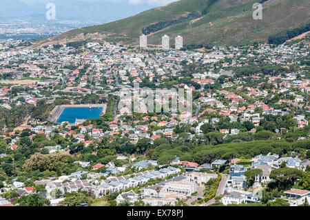 Cape Town : le réservoir et l'Tamboerskloof Molteno, jardins, et banlieue Oranjezicht Vredehoek, vu depuis l'Hil Signal Banque D'Images