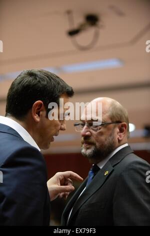 Bruxelles, Belgique. 25 Juin, 2015. Le Premier ministre grec Alexis Tsipras, gauche, et le président du Parlement Européen Martin Schulz discuter avant le sommet européen de Bruxelles, Belgique, le 25 juin 2015. © Jakub Dospiva/CTK Photo/Alamy Live News Banque D'Images