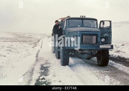 Ural-4320 tank truck est le roi des routes polaires en URSS Banque D'Images