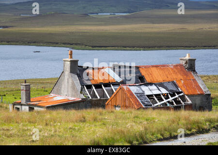 Une vieille vieille maison à Achmore croft abandonnés sur l'île de Lewis, les Hébrides extérieures, en Écosse, au Royaume-Uni. Banque D'Images