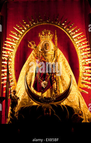 Statue der Virgen de los Remedios dans der Kathedrale Nuestra Senora de los Remedios, San Cristobal de La Laguna, Insel Teneriffa, Banque D'Images