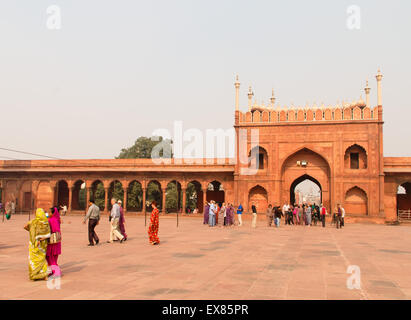 Cour intérieure de la mosquée Jama Masjid ou Masjid-i-Jahan Numa, New Delhi, Delhi, Inde Banque D'Images