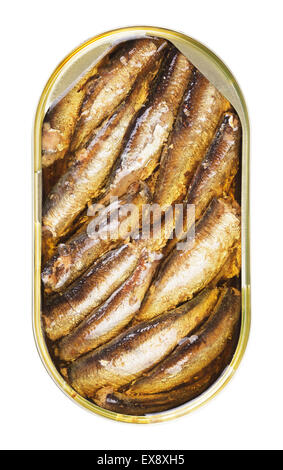 Tincan ouvert avec les sardines, isolé sur fond blanc Banque D'Images