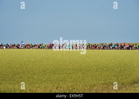 Le Havre, France. 09 juillet, 2015. Une vue générale du peloton lors de l'étape 6 de la 102e édition du Tour de France 2015 avec commencer à Abbeville et finir dans le Havre, France (191 kms) : Action de Crédit Plus Sport Images/Alamy Live News Banque D'Images