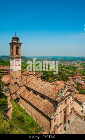 Italie Piémont Langhe World Heritage Guarene l'église et le village Banque D'Images