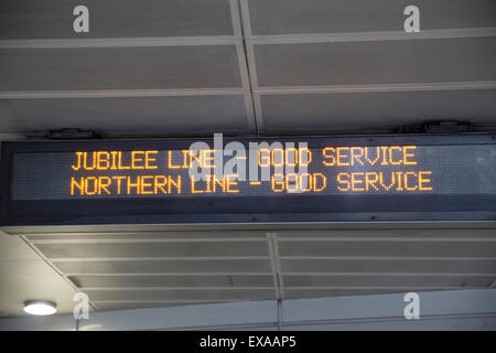 Londres, Royaume-Uni. 10 juillet, 2015. Il y a un bon service sur la Jubilee et Northern lines après la grève d'hier le chaos. Credit : Keith Larby/Alamy Live News Banque D'Images