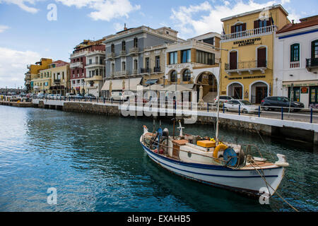 Lac Voulismeni, Agios Nikolaos, Crète, îles grecques, Grèce, Europe Banque D'Images