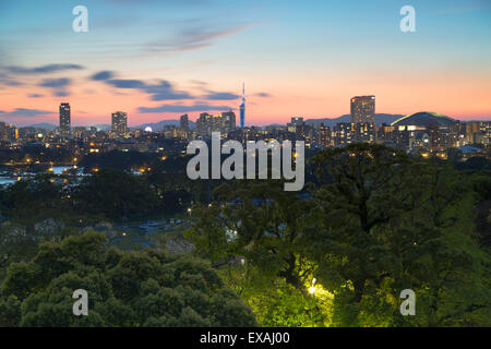 Zone côtière skyline at sunset, Fukuoka, Kyushu, au Japon, en Asie Banque D'Images