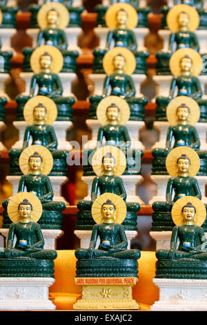 Jade Buddha for universal peace, Tu un temple bouddhiste, Saint-Pierre-en-Faucigny, Haute Savoie, France, Europe Banque D'Images