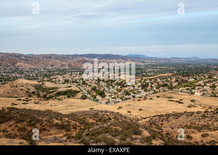 Les conditions de sécheresse sec dans la Californie du Sud banlieue de Simi Valley, près de Los Angeles. Banque D'Images