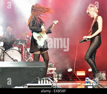 L'Oxfordshire, UK. 10 juillet, 2015. Photo:Cornbury Festival UK 10 Juillet 15. Rebecca & Megan Lovell, Larkin Poe, sur la scène principale au Festival 2015 Cornbury. Date 10/07/2015 Ref : Crédit : charlie bryan/Alamy Live News Banque D'Images