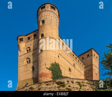 Italie Piémont Langhe Patrimoine de Serralunga d'alba le château Banque D'Images