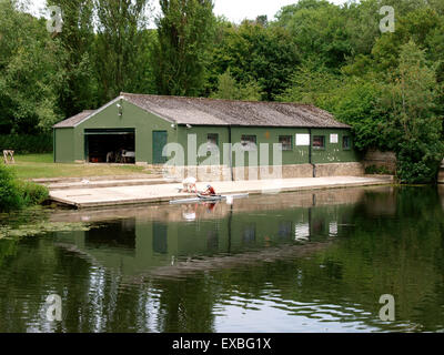 Bradford on Avon Rowing Club sur la rivière Avon, Wiltshire, Royaume-Uni Banque D'Images
