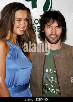 Petra Nemcova et James Blunt assister à la Global Green USA Pre-Oscar Célébration de bénéficier du réchauffement climatique. Banque D'Images