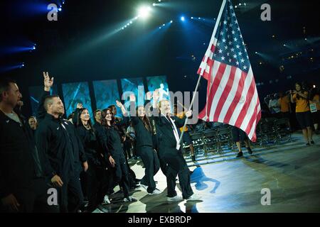 Toronto, Canada. 10 juillet, 2015. L'équipe américaine entre dans le Dôme de la Pan Am au cours de la cérémonie d'ouverture du Jeux Pan Am au stade Rogers Centre. Credit : James Macdonald/ZUMA/Alamy Fil Live News Banque D'Images