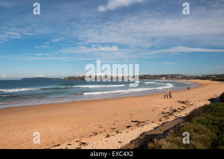 En regardant vers le sud le long de la plage de corail et dans la distance dee pourquoi beach, Sydney, New South Wales, Australie Banque D'Images