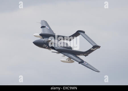 La Journée de l'Air International Yeovilton, IIlchester, Somerset, Royaume-Uni. 11 juillet, 2015. La Royal Navy Sea Vixen Vols historique fait sa première apparition au spectacle aérien aas un vol historique de la Marine royale de l'appareil après avoir été donné à l'Fllight en 2014 Crédit : David Billinge/Alamy Live News Banque D'Images