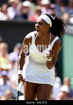 Londres, Royaume-Uni. 11 juillet, 2015. Serena Williams, de l'fête marquant pendant la finale des femmes avec Garbine Muguruza d'Espagne à l'Wimbledon Wimbledon en 2015, le sud-ouest de Londres, la Grande-Bretagne le 11 juillet 2015. Credit : Han Yan/Xinhua/Alamy Live News Banque D'Images