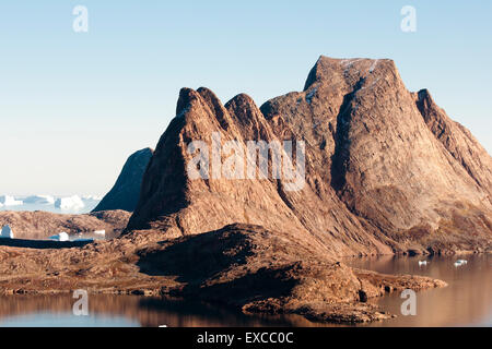 Montagne - Fjord Scoresby Sound - Groenland Banque D'Images