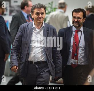 Bruxelles, Bxl, Belgique. 11 juillet, 2015. Le ministre grec des Finances Euklid Tsakalotos avant l'Eurogroupe, les ministres des finances de la zone euro, monnaie unique de l'UE réunion au siège à Bruxelles, Belgique Le 11.07.2015 Les ministres des Finances se rencontrent pour évaluer la demande d'un nouveau plan de sauvetage par Wiktor Dabkowski Wiktor Dabkowski/crédit : ZUMA Wire/Alamy Live News Banque D'Images