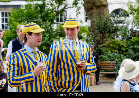 Bedford Square Gardens, Londres. 11 juillet, 2015. Aujourd'hui "l'olympiade de Chap' sera encore une fois la bienvenue et élégant l'onu-distinctement athletic à ce célèbre "célébration de l'excentricité, de l'ineptie et presse à pantalons de sport immaculée plis' Credit : Gordon 1928/Alamy Live News. Banque D'Images