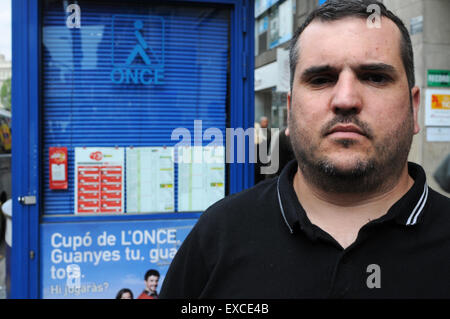 Jordi Sallent ; un de ceux qui sont touchés par l'utilisation de balles en caoutchouc dans votre milieu pour Barcelone Une fois service de sa blessure. L'Espagne. Il a perdu un œil. La violence policière. Armes dangereuses. Banque D'Images