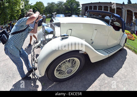 Baden-Baden, Allemagne. 11 juillet, 2015. Une Rolls-Royce 1938 25/30 Open Tourer sur l'affichage à la 39e vintage car show 'International' dans Oldtimer-Meeting Baden-Baden, Allemagne, 11 juillet 2015. 400 voitures classiques seront présentés lors de l'exposition tenue du 10 au 12 juillet. PHOTO : ULI DECK/dpa/Alamy Live News Banque D'Images