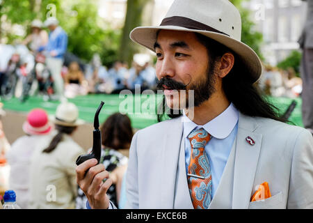 Bedford Square Gardens, Londres. 11 juillet, 2015. Aujourd'hui "l'olympiade de Chap' sera encore une fois la bienvenue et élégant l'onu-distinctement athletic à ce célèbre "célébration de l'excentricité, de l'ineptie et presse à pantalons de sport immaculée plis' Credit : Gordon 1928/Alamy Live News. Banque D'Images