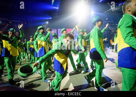 Toronto, Ontario, Canada. 10 juillet, 2015. Le Brésil arrive à l'équipe des Jeux Panaméricains à Rogers Centre. © Igor Vidyashev/ZUMA/Alamy Fil Live News Banque D'Images