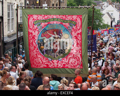 Durham, Royaume-Uni. 11 juillet, 2015. Défilé des bannières en Durham Miners Gala. Banque D'Images