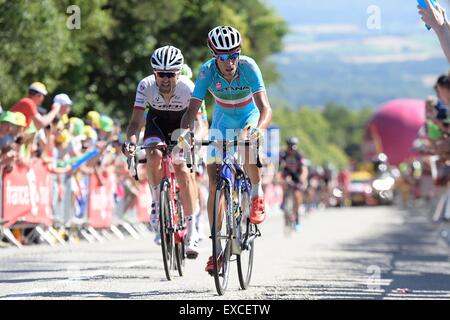 Rennes, France. 11 juillet, 2015. Tour de France en vélo, l'étape 8. Rennes à Mur de Bretagne. Vincenzo Nibali d'Astana Pro Team dans les problèmes sur le mur de Bretagne Crédit monter : Action Plus Sport/Alamy Live News Banque D'Images