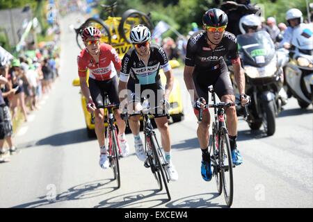 Rennes, France. 11 juillet, 2015. Tour de France en vélo, l'étape 8. Rennes à Mur de Bretagne. Bartosz HUZARSKI d Bora-Argon 18, GOLAS Michal de Etixx - Quick Step et Tony GALLOPIN de Lotto Soudal à diriger le groupe d'Action Crédit : Plus Sport/Alamy Live News Banque D'Images