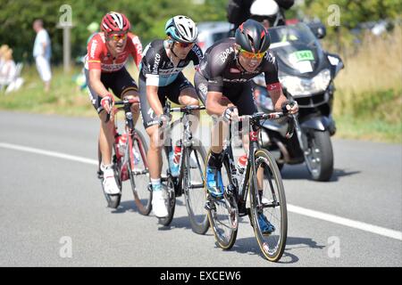 Rennes, France. 11 juillet, 2015. Tour de France en vélo, l'étape 8. Rennes à Mur de Bretagne. Bartosz HUZARSKI d Bora-Argon 18, GOLAS Michal de Etixx - Quick Step et Tony GALLOPIN de Lotto Soudal à diriger le groupe d'Action Crédit : Plus Sport/Alamy Live News Banque D'Images